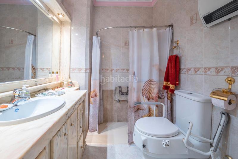 Foto 705361d0-66ba-49a4-ba8b-a3bb694e0d70. Chalet in calle aynadamar 5 in Alfacar