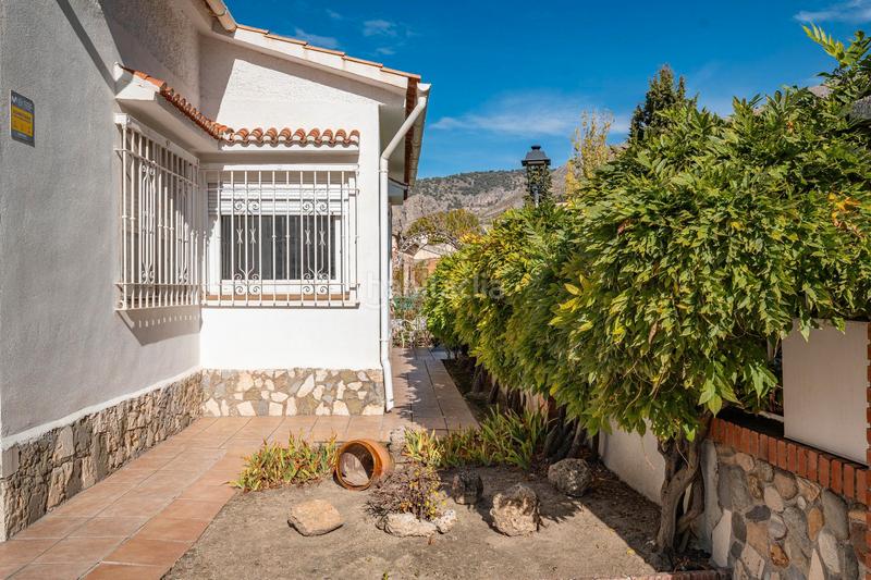 Foto 748fc820-d83b-46b0-ab40-1b61da054207. Chalet in calle aynadamar 5 in Alfacar