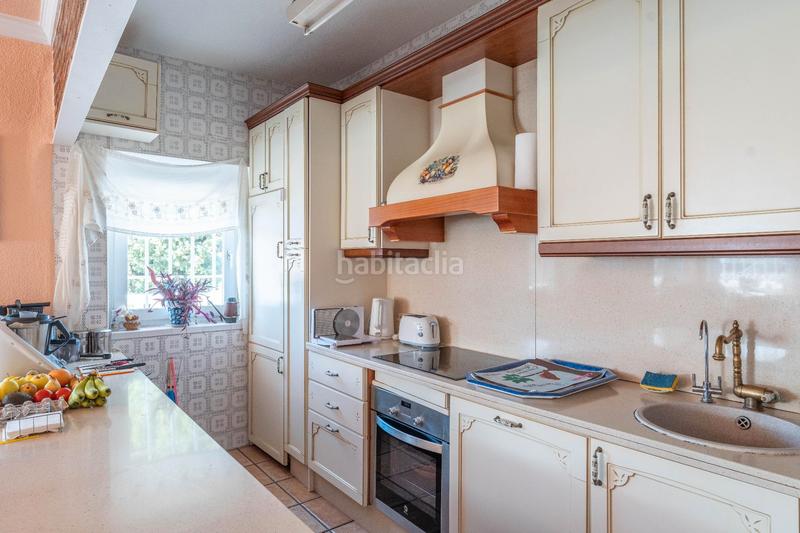 Foto f189b1cc-c83e-477b-a074-8d2ba20c0d82. Chalet in calle aynadamar 5 in Alfacar