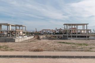 Terreno residencial en Paseo de los sauces 5. Parcela a la entrada de las gabias