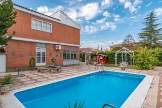 Chalet in Calle cordoba 10. Chalet otura