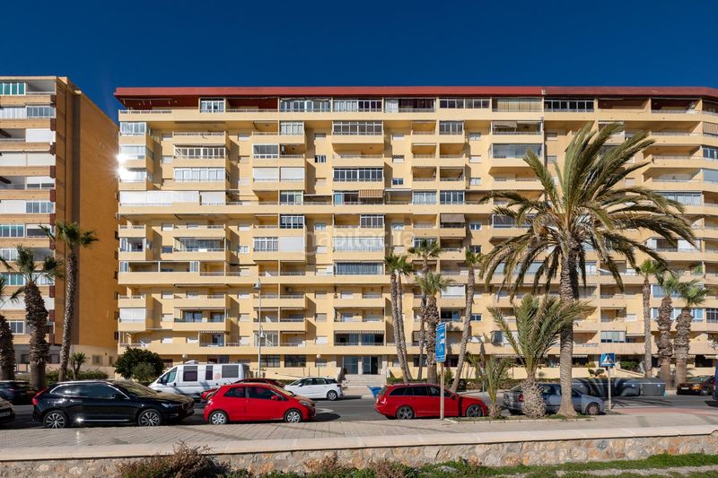 Foto 58822f54-23f1-4732-8fac-6f86bcd152fa. Piso  en primera linea de playa en Velilla - Velilla Taramay Almuñécar