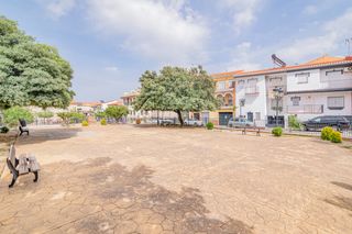 Casa adossada  Plaza leonardo da vinci 8. Adosada en las gabias