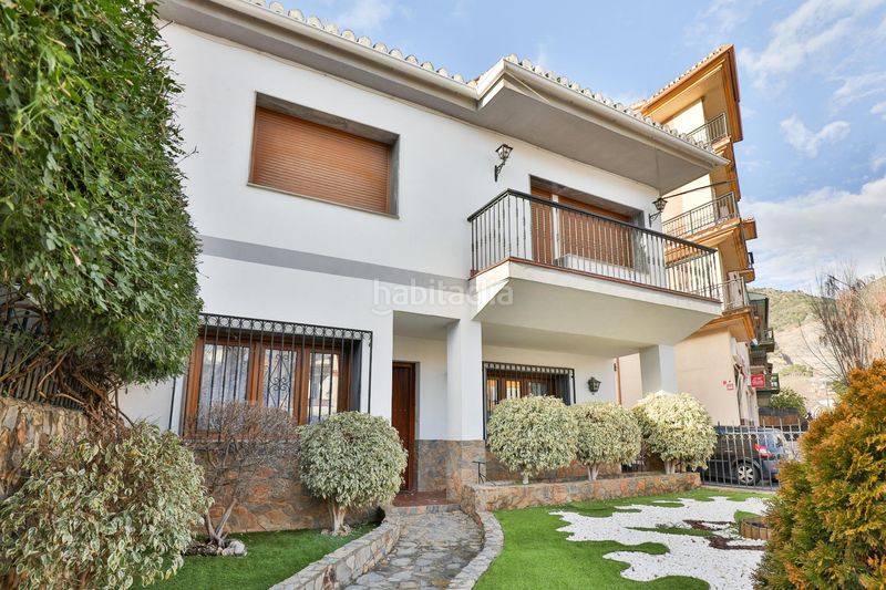 Foto 09a3c226-97e9-4108-bc9e-c9f8f18bf064. Casa adossada amb aparcament a Padul