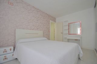Maison jumelée à Cúllar Vega. Adosada con piscina propia