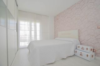 Maison jumelée  Calle rosalia de castro 19. Adosada en cullar  vega con piscina