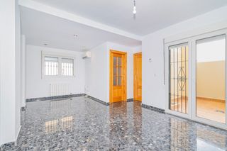 Casa  Gardenia 8. Adosada  muy bien conservada zona metro