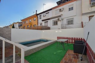 Casa  Calle rosalia de castro 15. Adosada  amueblada con piscina propia