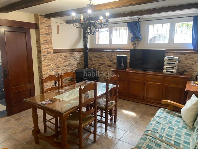 Foto f6113a72-b0c3-4752-9c54-06d0a695dd15. Casa adossada amb xemeneia calefacció a Cájar