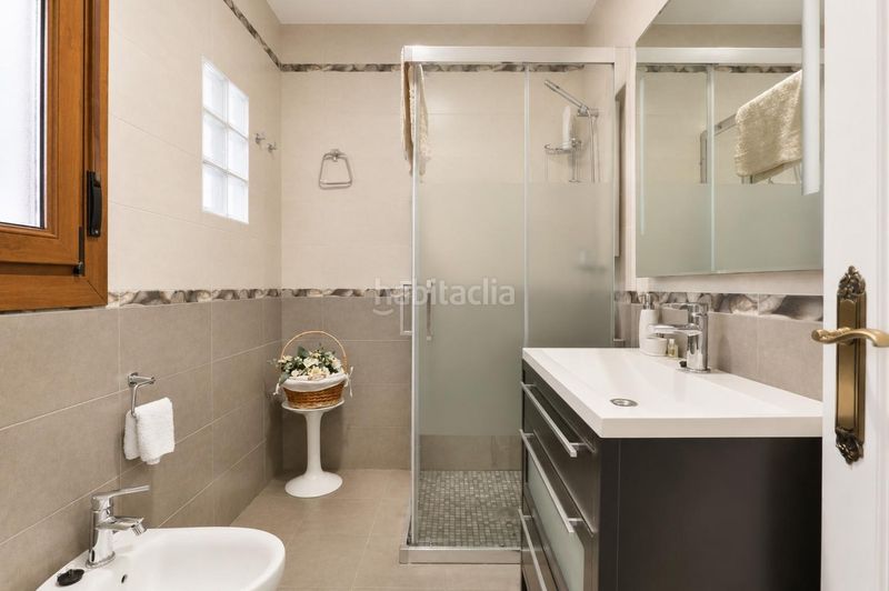 Foto 5c345f8f-14a0-4573-9d48-d1580742f01f. Xalet amb xemeneia aparcament a Padul