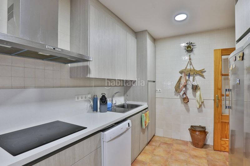Foto b43ff781-1947-49c7-9a73-c6c99f5d71b0. Casa aparellada amb aparcament a Padul