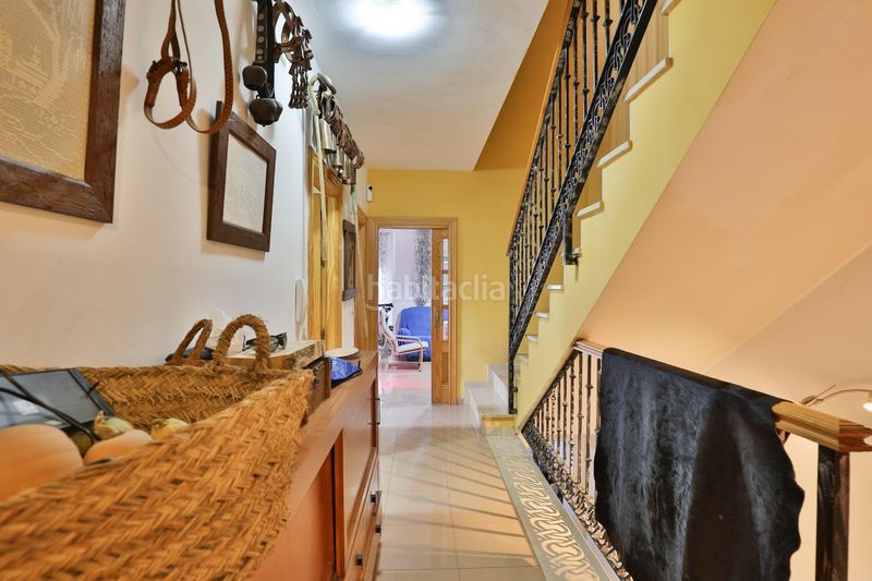 Foto c12d4800-5d45-44e0-8126-808097e4f02c. Casa aparellada amb aparcament a Padul