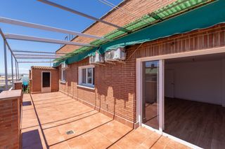 Dachwohnung  Avenida de madrid 1. Atico reformado con terraza