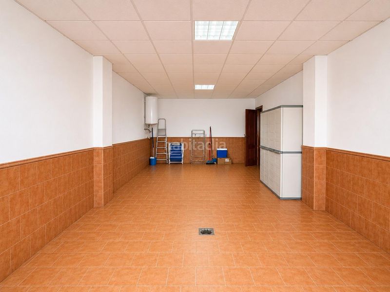 Foto aaeed6a2-c2b1-4771-abac-b9cf0494897f. Casa adossada amb aparcament a Padul