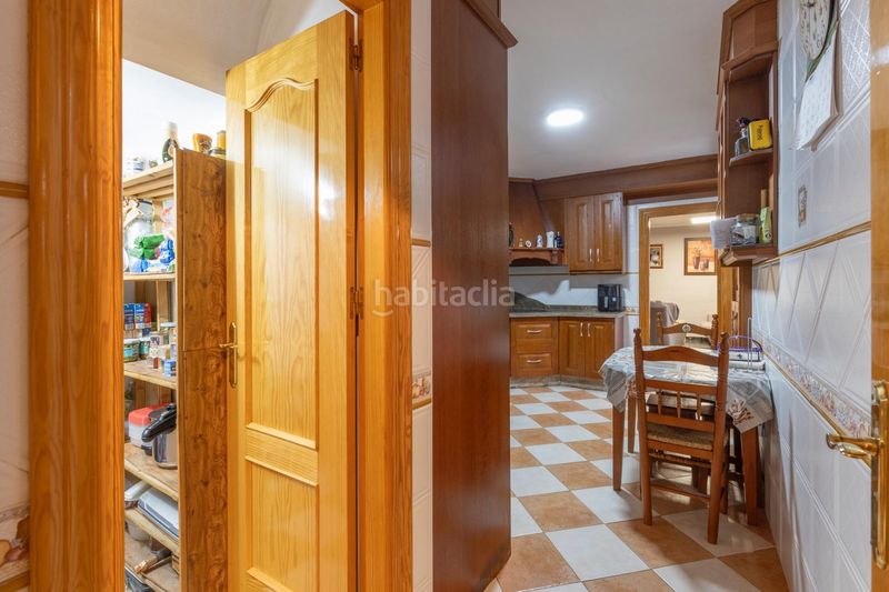Foto ab285e6f-9885-460b-96bf-bb192cbe65a6. Casa adossada amb xemeneia aparcament a Padul