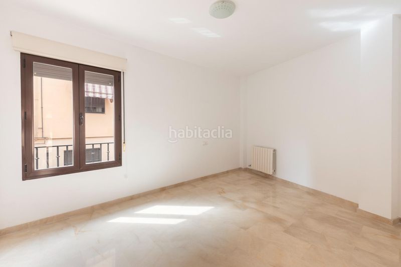 Foto ea8a64a0-9a4f-4266-9f56-5fcd3c6a9c95. Casa adosada en calle madrid 71 casa con garaje y trastero en Monachil
