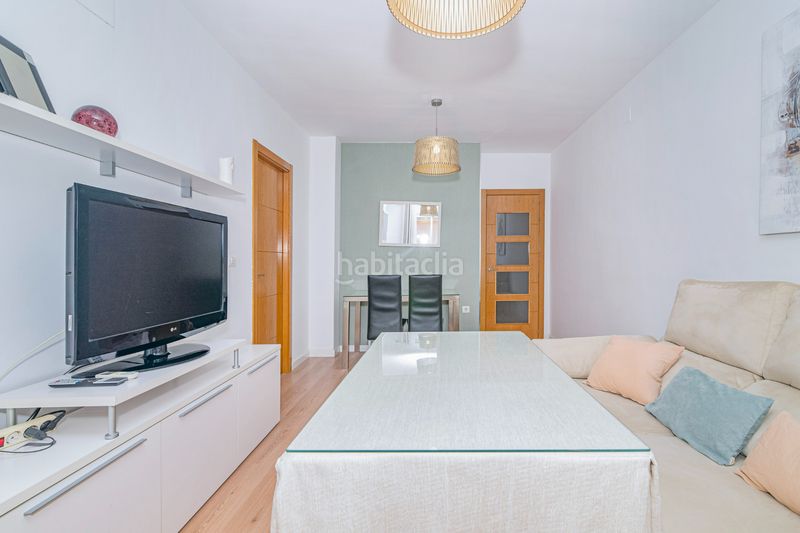 Foto a44a4258-afbc-4fd0-8521-13a7d94b2bc0. Pis a calle del progreso 21 a Residencial Triana - Barrio Alto Gabias (Las)