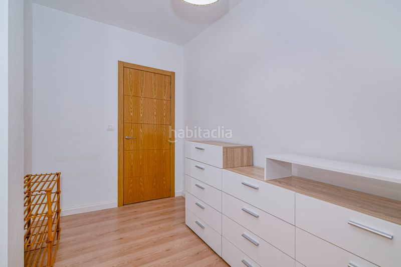Foto b0a87cc1-ed92-461b-9fe4-3536d59c88c9. Pis a calle del progreso 21 a Residencial Triana - Barrio Alto Gabias (Las)