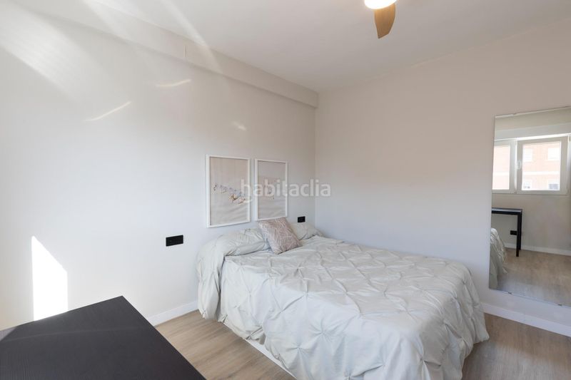 Foto f283e120-d500-443b-a1ad-c68a3e5c3e9d. Pis a calle alejandro dumas 1 a Cartuja Granada