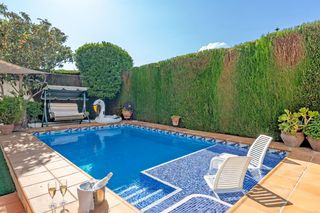 Chalet  Calle juan de loxa 13. Precioso chalet en jun