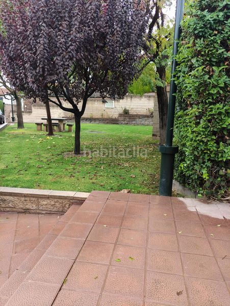Foto 0b58f70a-7a4f-492f-a1bb-3272644cb761. Casa aparellada amb calefacció aparcament piscina a Granada