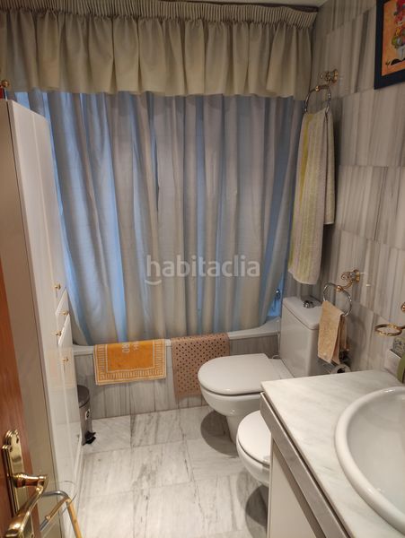 Foto 0d151256-1d5e-441a-9359-6eb038f60baf. Casa aparellada amb calefacció aparcament piscina a Granada