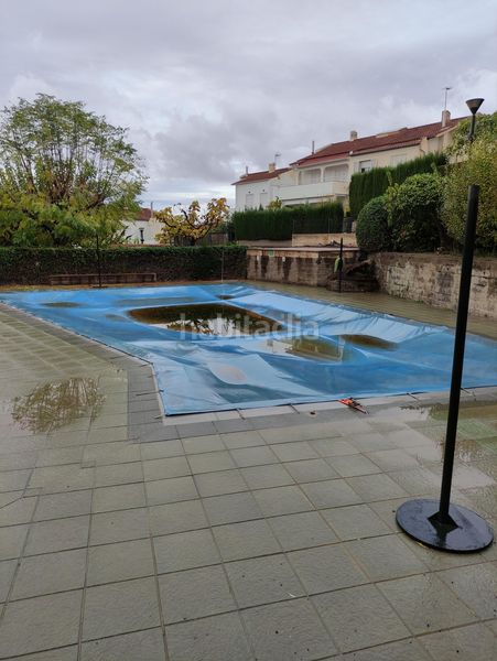 Foto 6134aaaf-a3ce-4f34-9a23-4153969dc128. Casa aparellada amb calefacció aparcament piscina a Granada