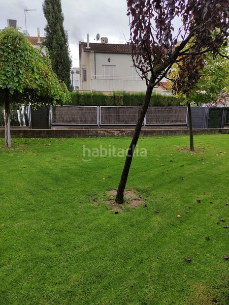 Foto d5e08c18-5889-42ef-b0bc-796b04de8ba3. Casa aparellada amb calefacció aparcament piscina a Granada