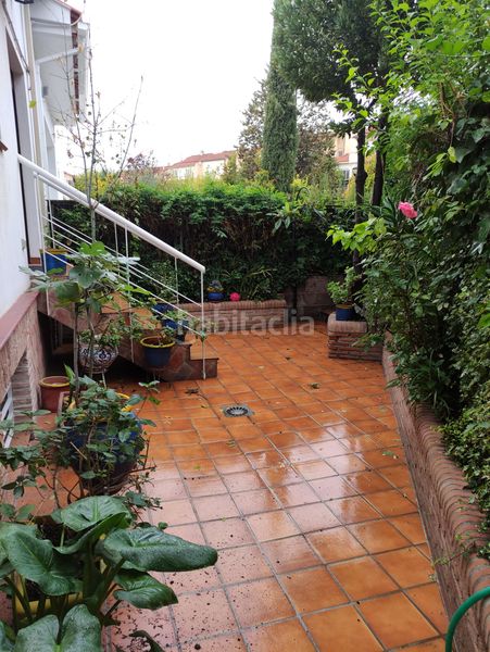 Foto db94b126-bf6d-463f-b077-90463c51e5c1. Casa aparellada amb calefacció aparcament piscina a Granada