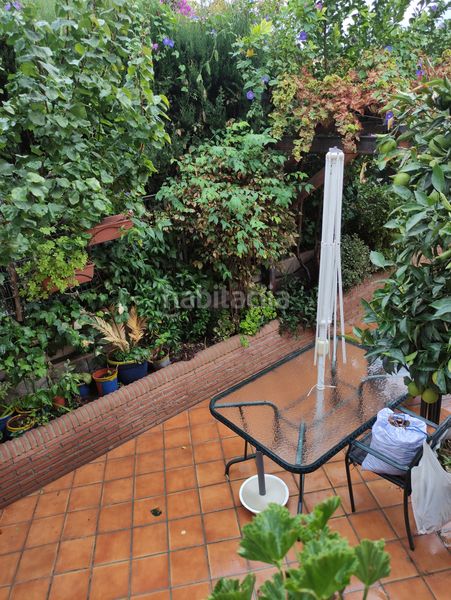 Foto dfe38749-b8b2-4997-93e9-9cd56191e7a0. Casa aparellada amb calefacció aparcament piscina a Granada