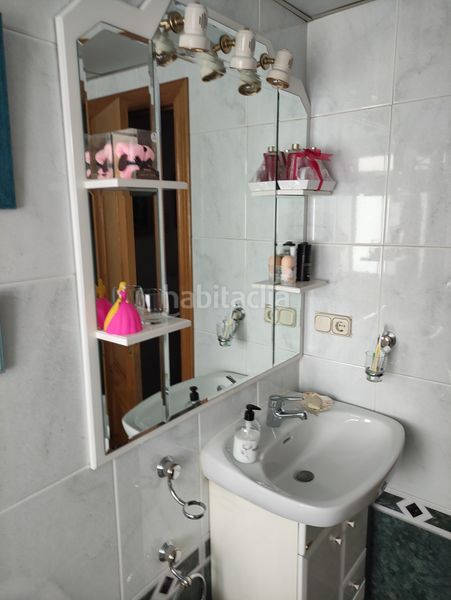 Foto ed619a1e-4f99-4d2c-8f4f-128b91e061ba. Casa aparellada amb calefacció aparcament piscina a Granada
