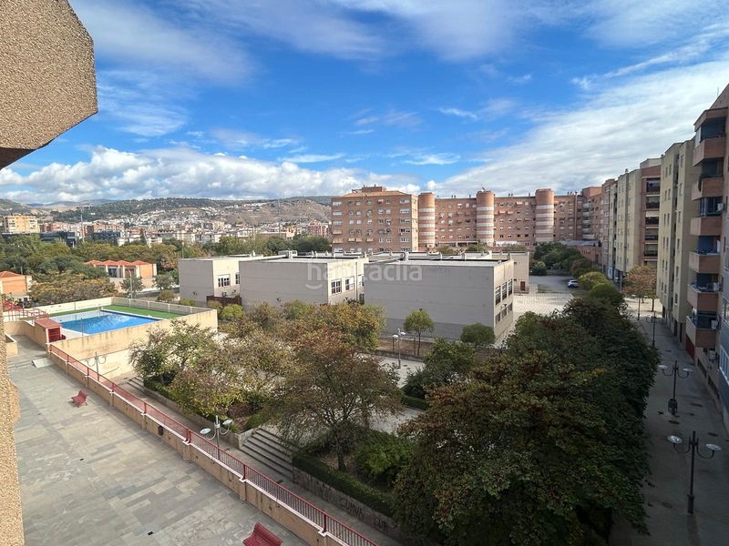 Foto 012560bb-24d8-4fdb-83d1-51004c5c662d. Lloguer àtic amb calefacció aparcament piscina a Granada