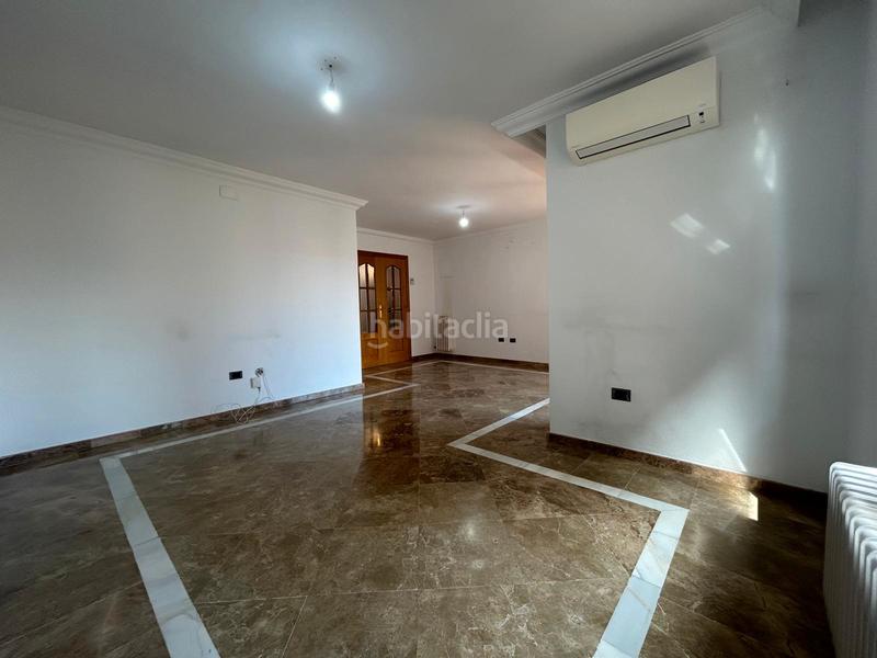 Foto a5d34ad5-f4f3-4cd2-93f1-b1dbbc739840. Location attique avec chauffage parking piscine dans Granada