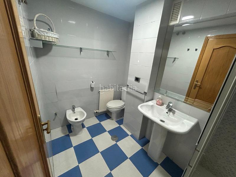 Foto 007a4bb1-e3cb-48ea-936d-bb02f5fde555. Rent penthouse with heating parking pool in Barrio de Zaidín Granada