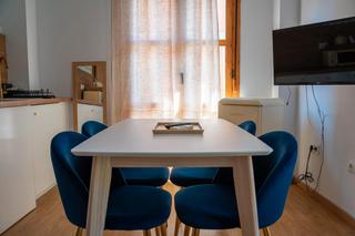 Duplex in San Ildefonso. Dúplex totalmente nuevo junto gran vía con plaza de garaje.