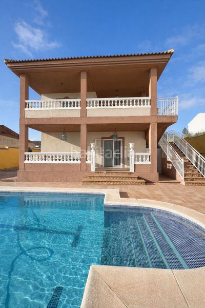 Foto 086ab37a-e85d-4de4-951c-38264ca05a36. Chalet con parcheggio piscina in Láchar