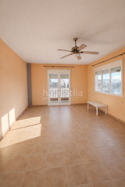 Foto f1ac0940-f907-4d83-a045-c5fd266ecf9f. Chalet con parcheggio piscina in Láchar
