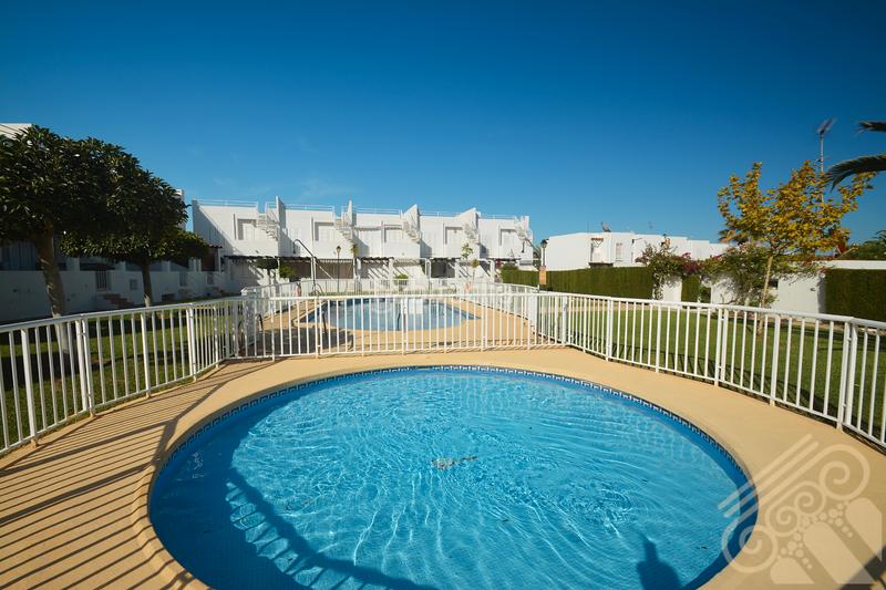 Foto b72e1f78-9d8a-49e6-b648-8a11eec81f3a. Maison jumelée dans calle las artesas 27 dans El Palmeral Mojácar