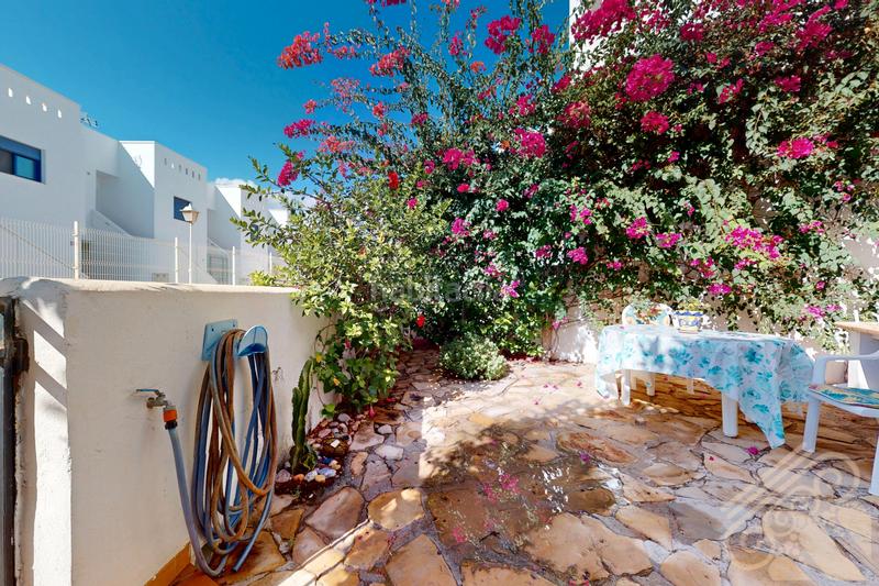 Foto e9c6934b-0b2e-4b35-bff7-1291f61c4c35. Casa a schiera in calle las artesas 1 in El Palmeral Mojácar