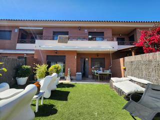 Semi detached house in El Dorado Platja. Chalet adosado en la cambrils  la llosa
