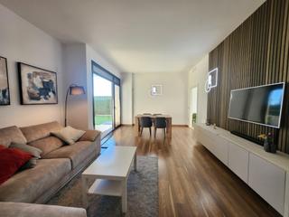 Flat in Barenys. Bajo de 3 habitaciones en barenys