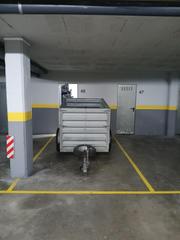 Aparcament cotxe a Centre. Parking con trastero en calle arquitecto ubach