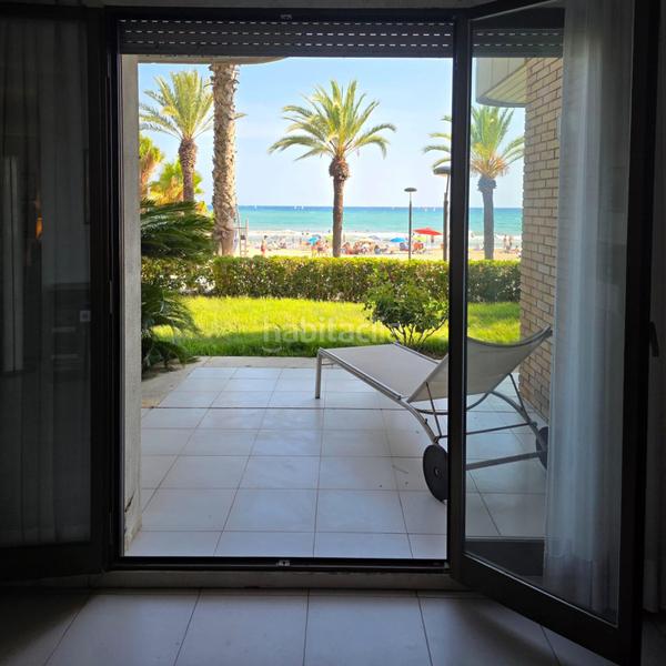 Foto 29dc2f47-b6ea-44bd-8660-c8ff69a196a8. Planta baja magnifica planta baja frontal al mar y jardin privado de 200m en paseo miramar en Salou