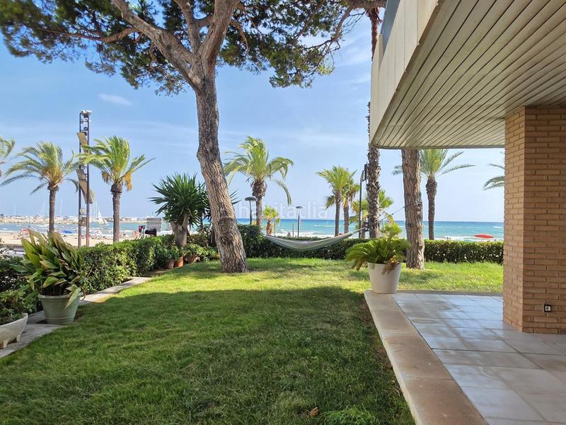 Foto a0886f3d-13c9-4776-96d6-c571ad27f700. Planta baja magnifica planta baja frontal al mar y jardin privado de 200m en paseo miramar en Salou