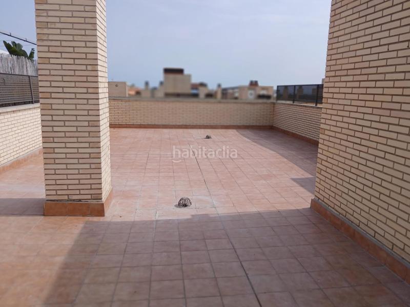 Foto 861416b6-ca7b-4fcf-940e-14c45d2ddc90. Ático atico 3 habitaciones en zona Barenys con piscina y parking en Salou