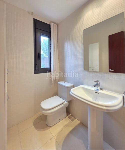 Foto f473bb17-f7e6-403d-aa81-7a2e59abc400. Casa adosada casa chale esquinero 600 mts. de la playa la llosa en Cambrils