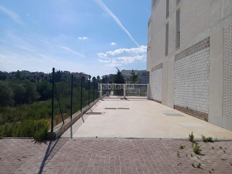 Foto da83e86d-70cb-49ec-acd1-9bbe8a4a2357. Locale commerciale in Plaça Europa - Port Aventura Salou