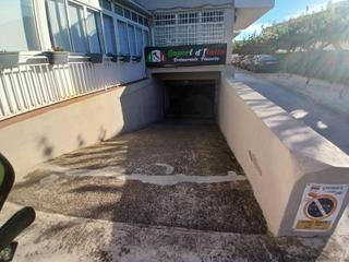 Aparcament cotxe a Mar i Camp - Platja dels Capellans. Parking en calle pompeu fabra 38