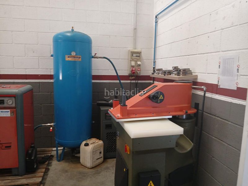 Foto bae8e8b3-e798-44d4-b330-2f19e3d53a82. Nau industrial a Vila-seca poble Vila-seca