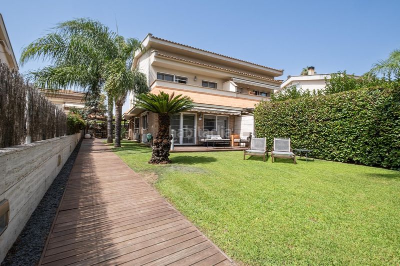 Foto 3fa5aea9-5fa6-46aa-9509-bc3c040b6723. Casa adossada amb aparcament a Centre Salou